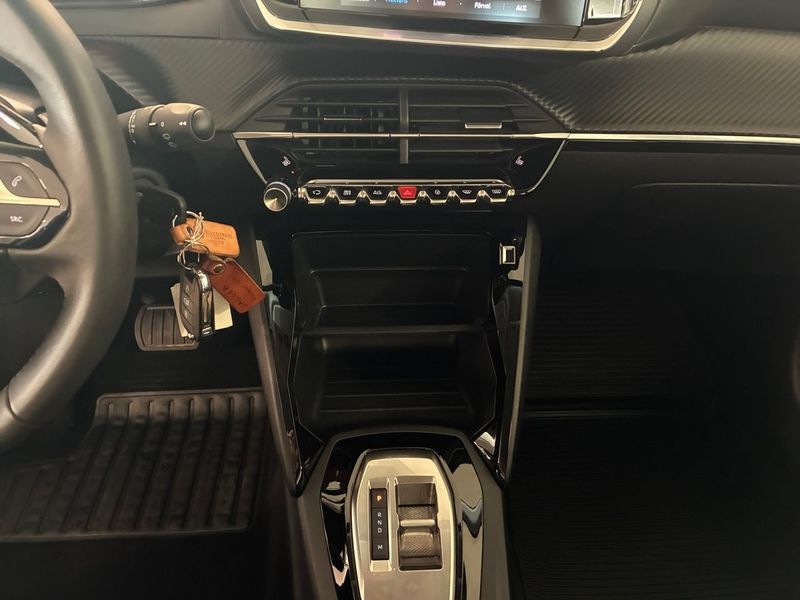 Peugeot 208 bild 12