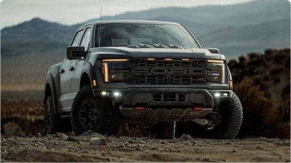 Ford F-150 Raptor® R™ 5.2 liters V8 730 HK - 2026