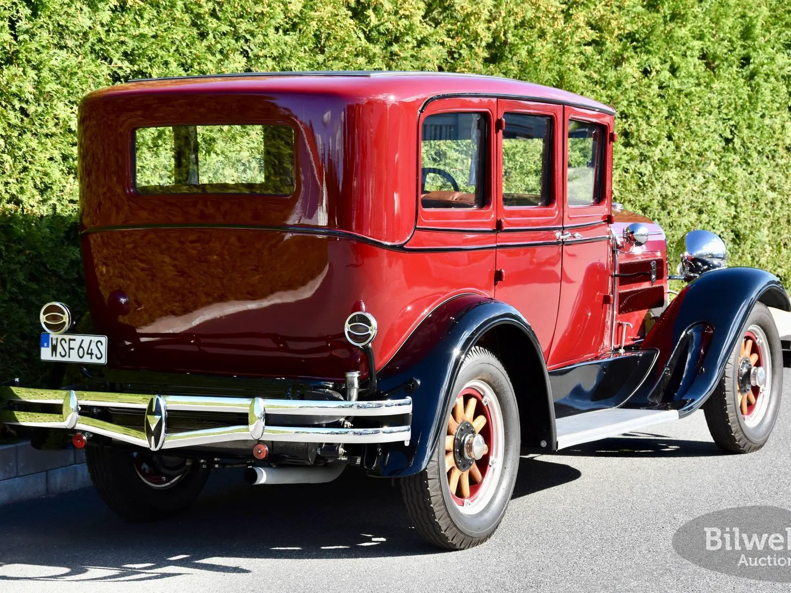Vehicle image 6
