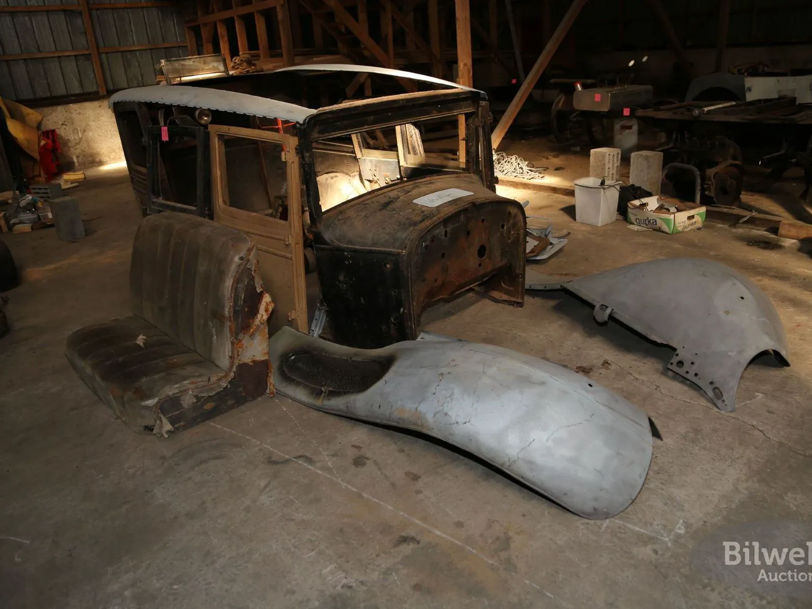 Vehicle image 25
