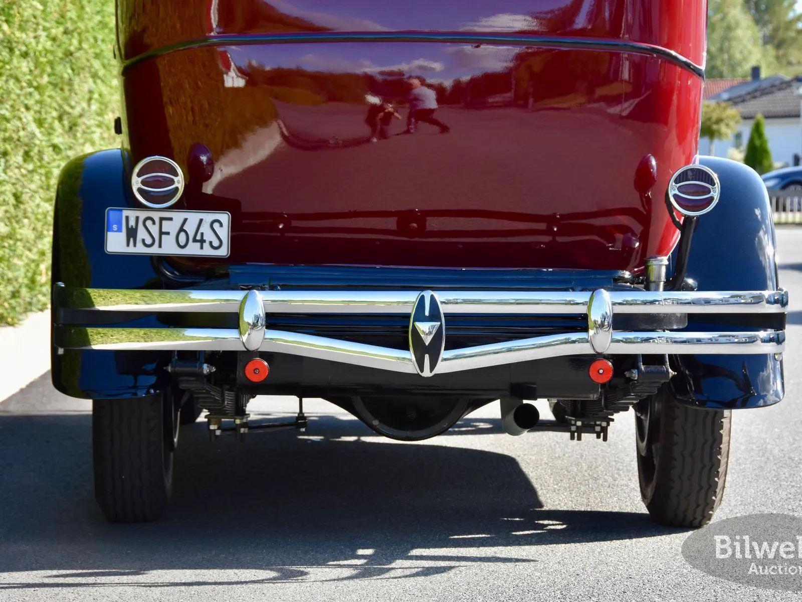 Vehicle image 8