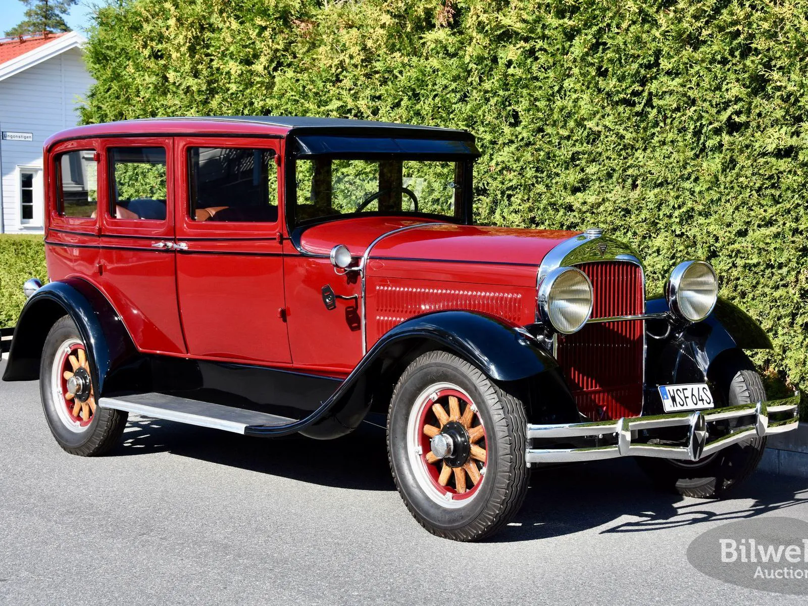 Vehicle image 9