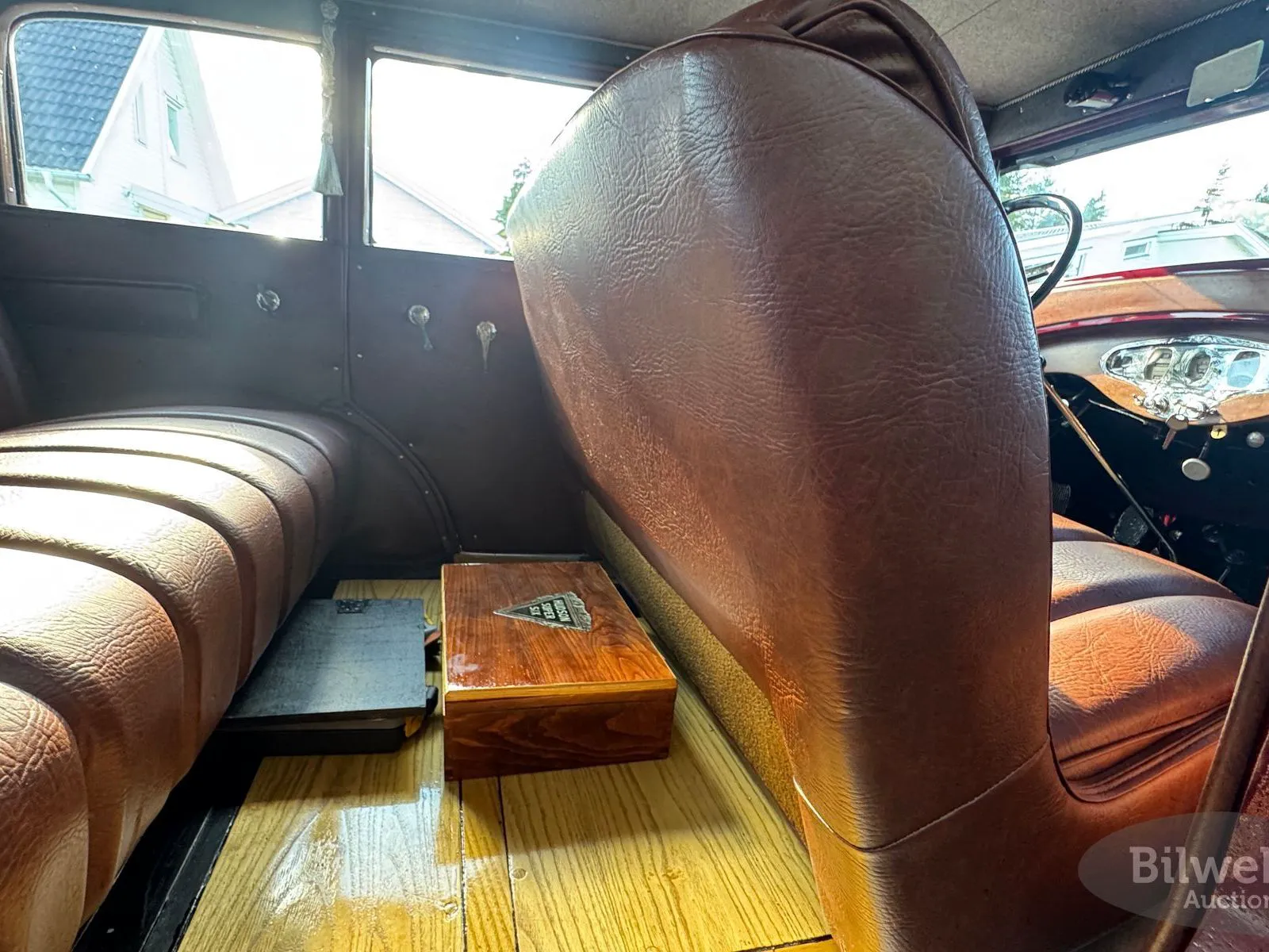 Vehicle image 60