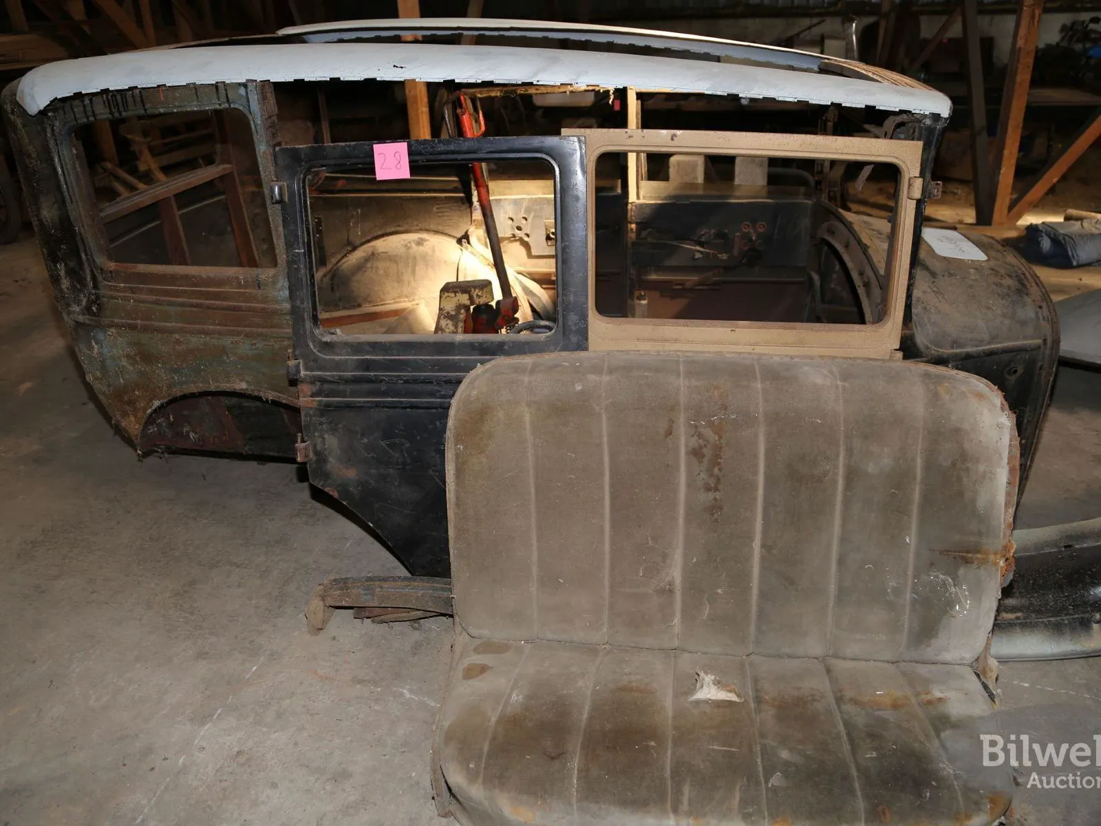 Vehicle image 26