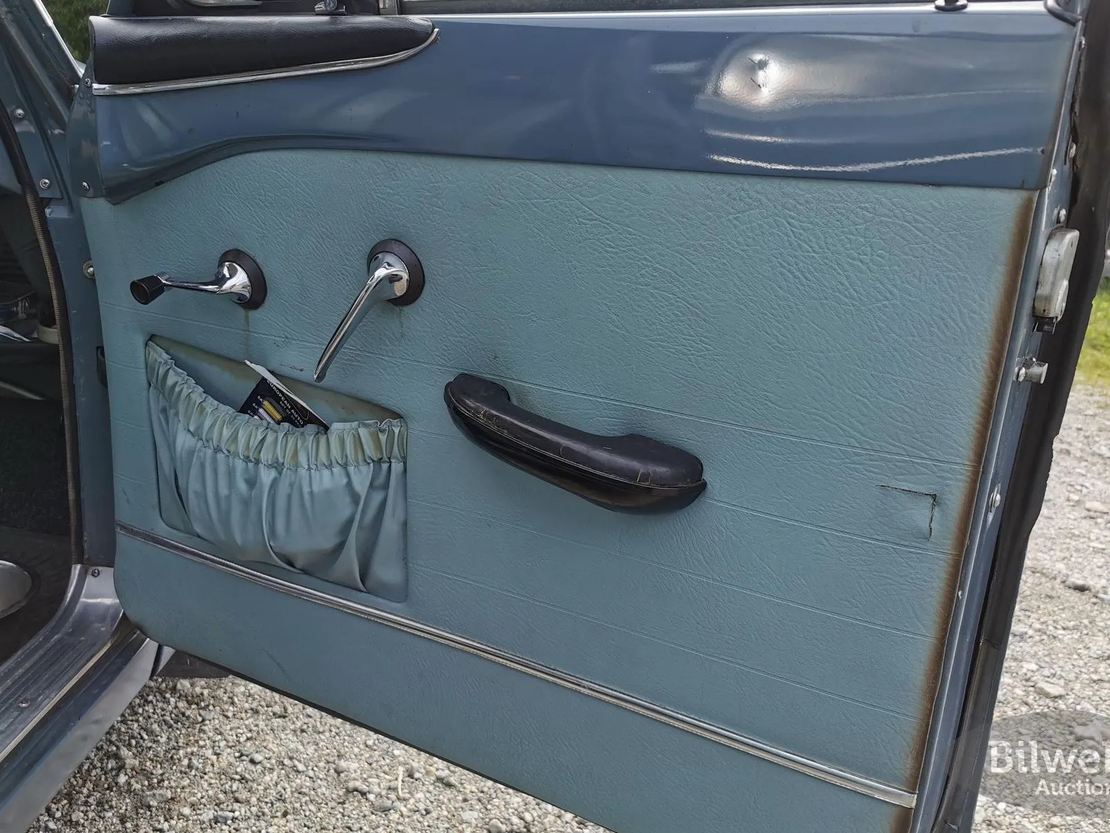 Vehicle image 30