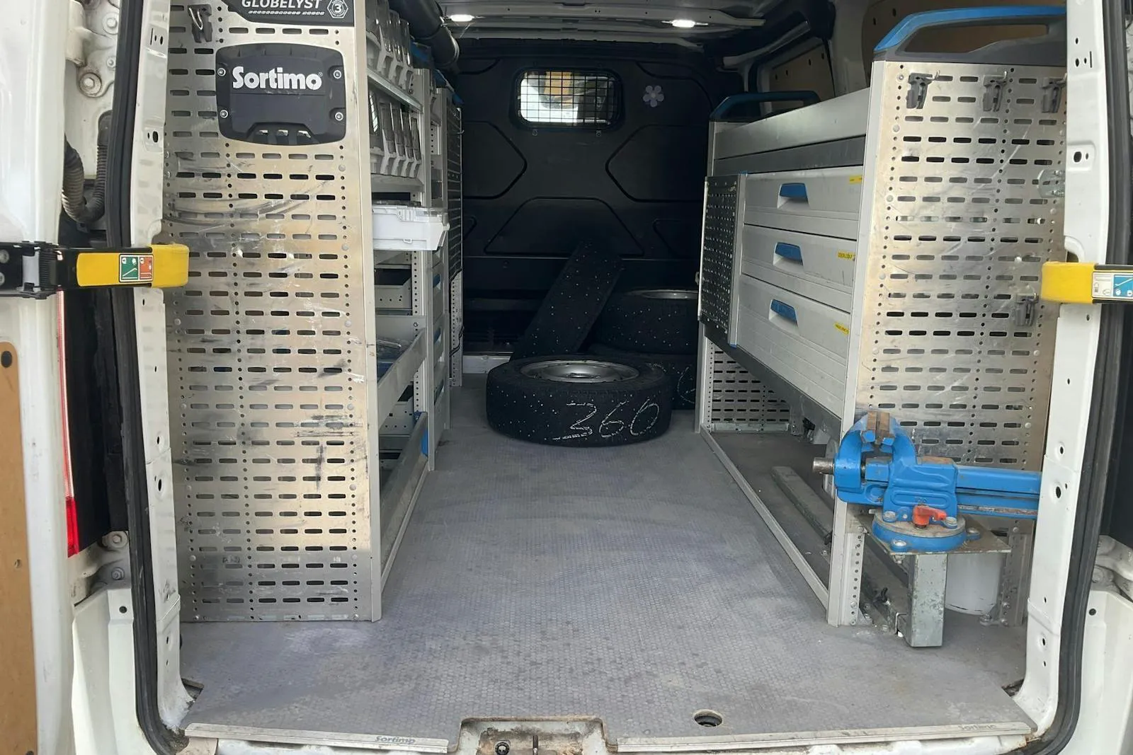 Vehicle image 8