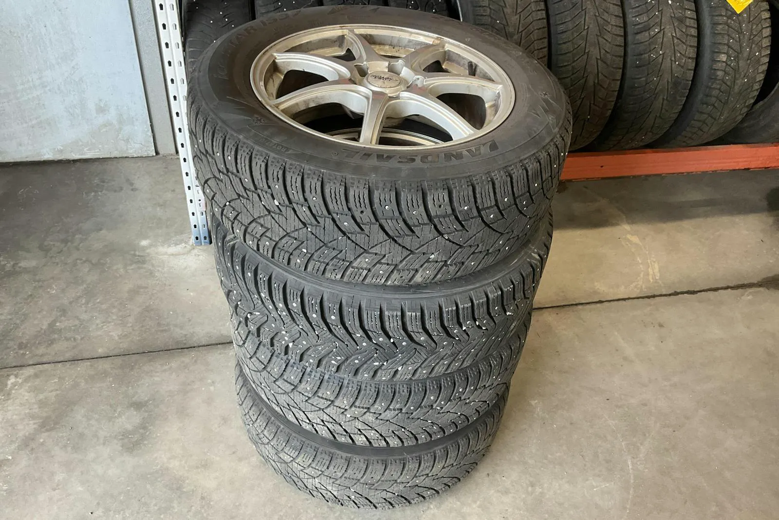 Vehicle image 15