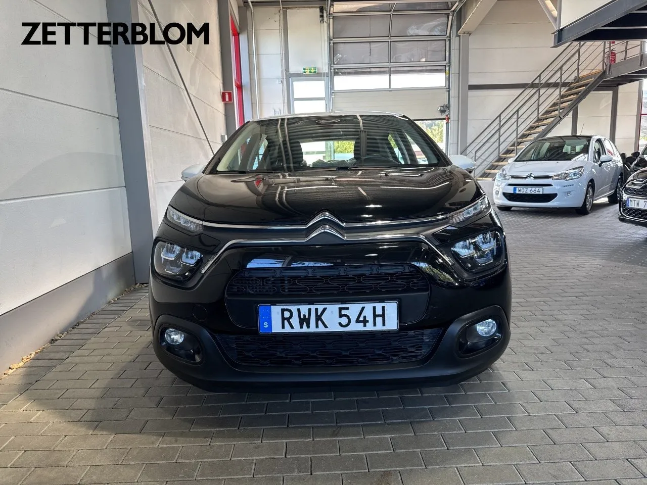 Vehicle image 4