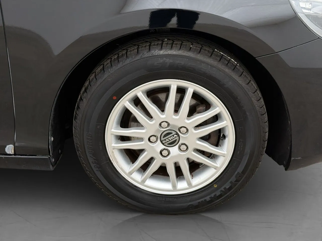 Vehicle image 24