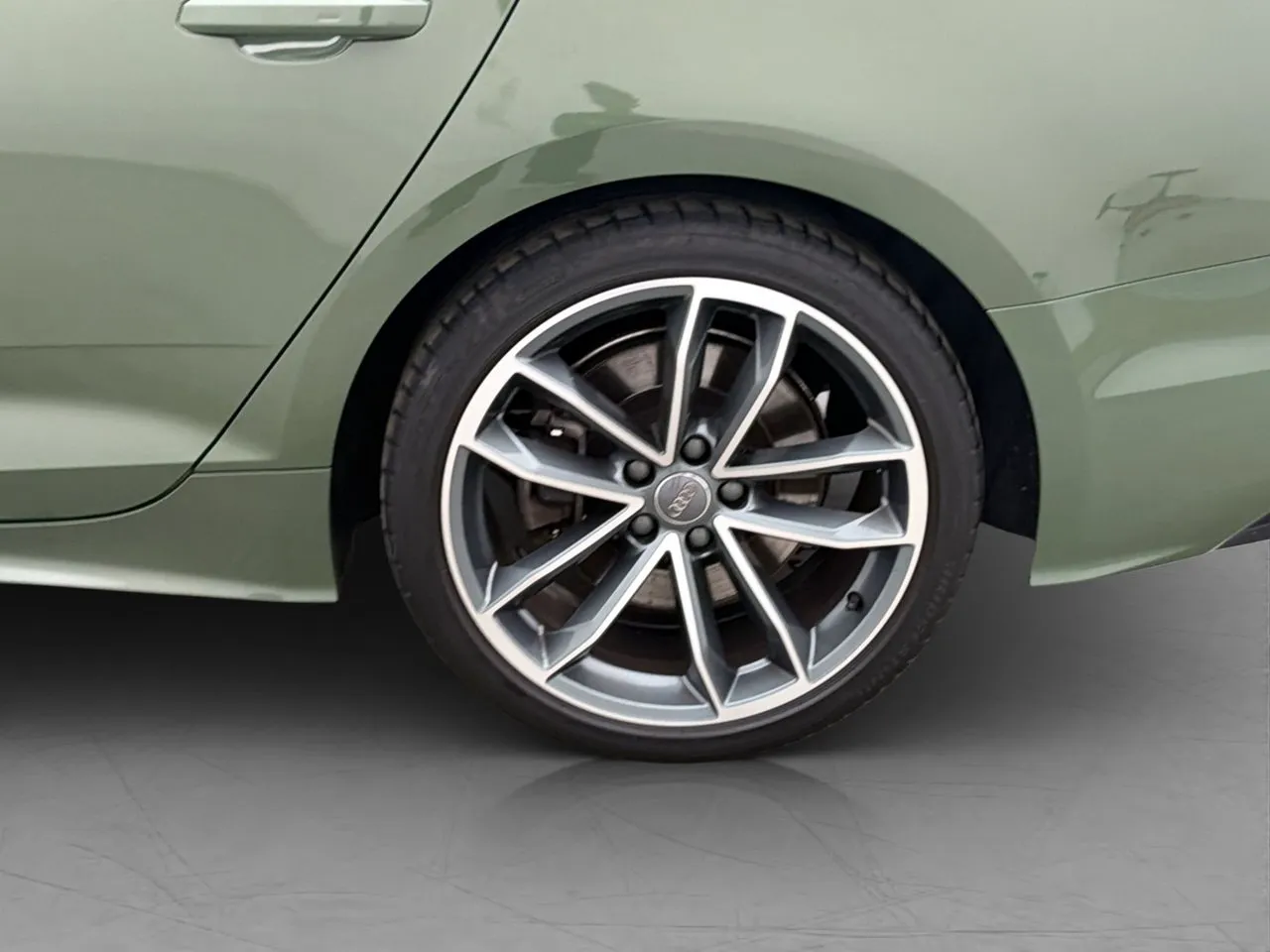 Vehicle image 30