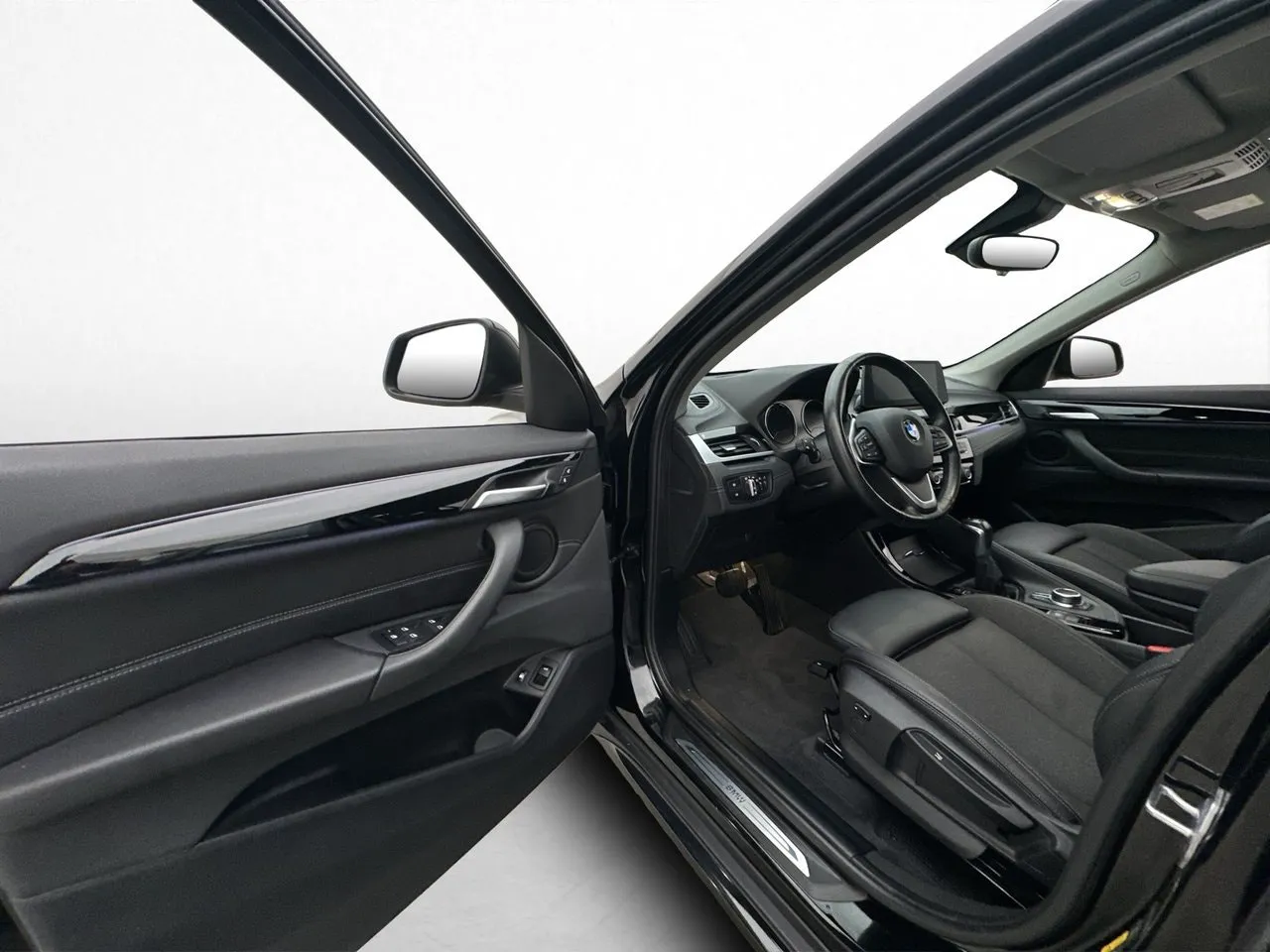 Vehicle image 32