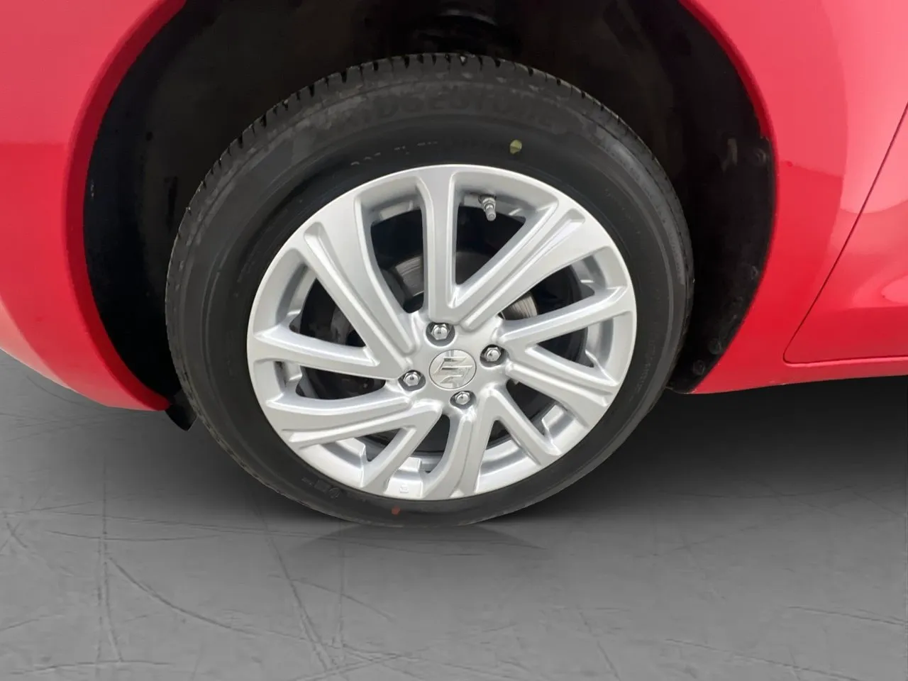 Vehicle image 25