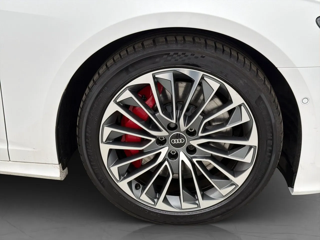 Vehicle image 30