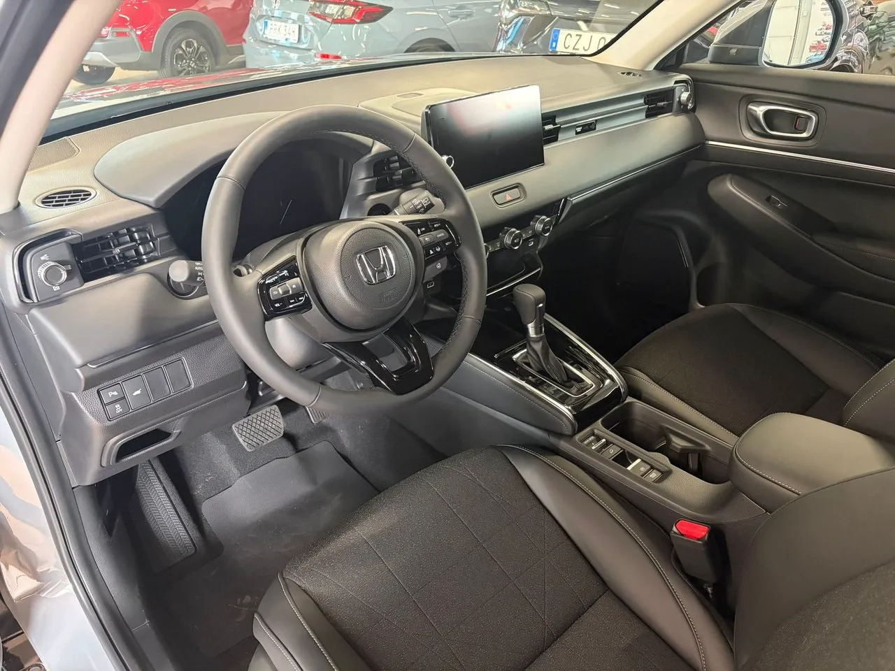 Vehicle image 12