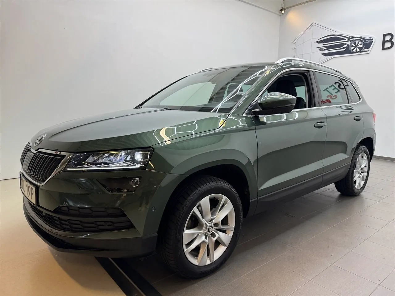 Vehicle image 4