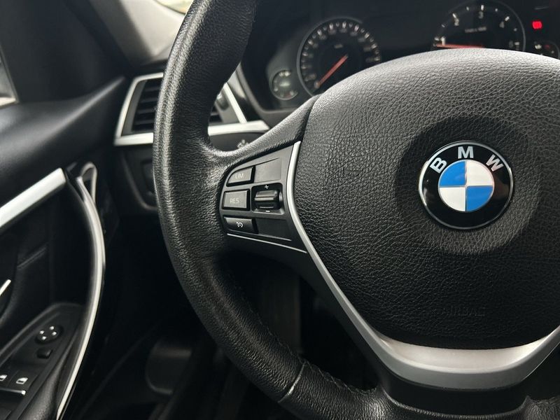 BMW 320 bild 19