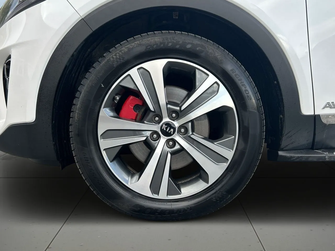 Vehicle image 13