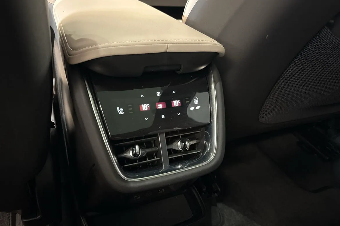 Vehicle image 39