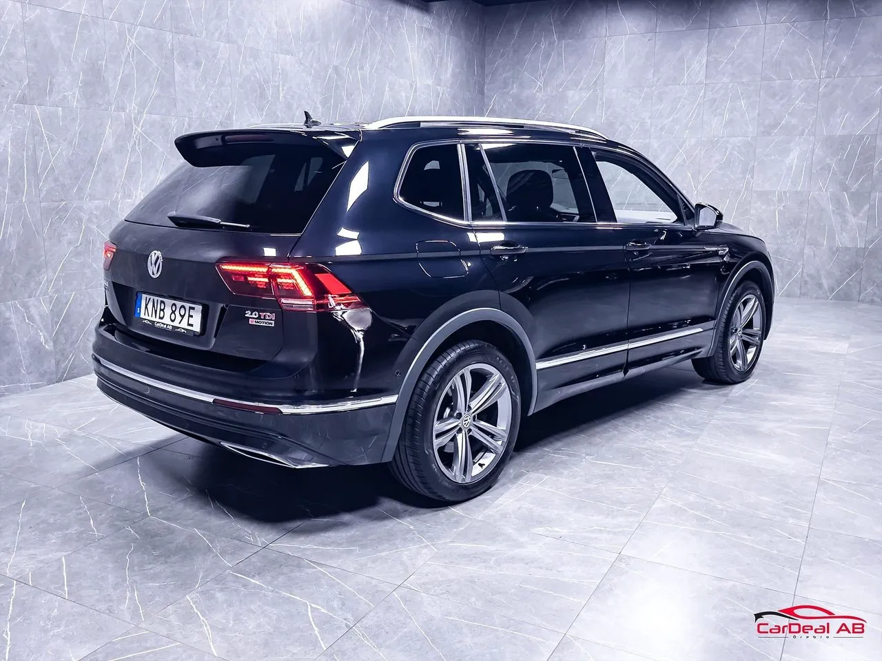 Vehicle image 6