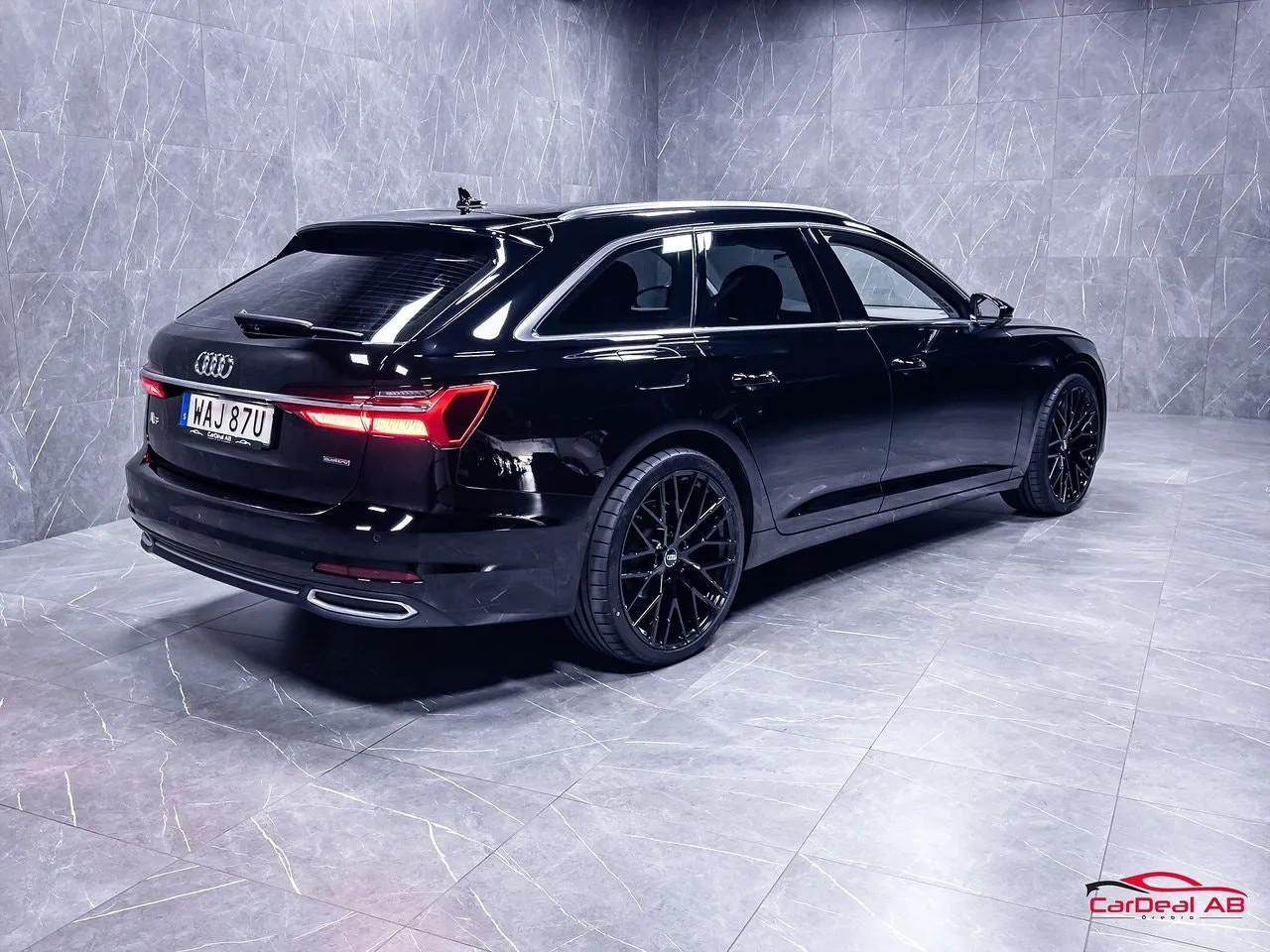 Vehicle image 6