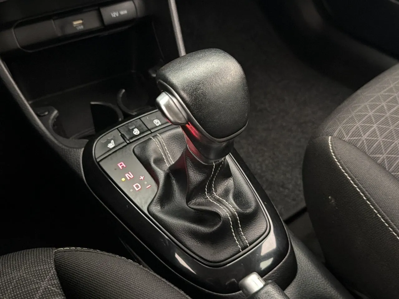 Vehicle image 25