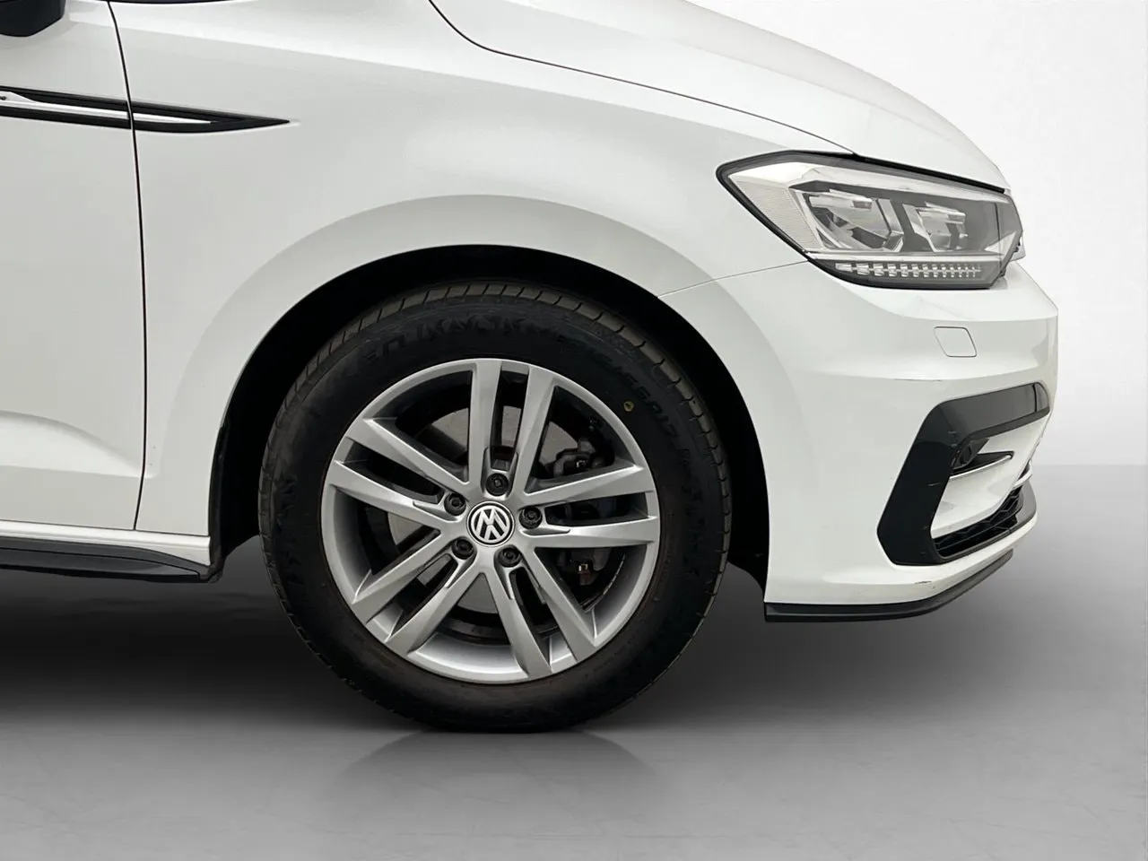 Vehicle image 30