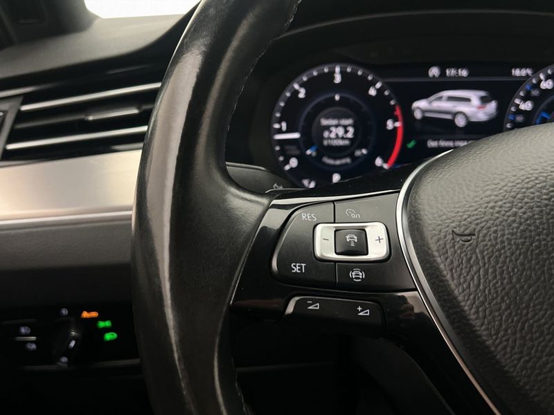 Volkswagen Passat bild 13