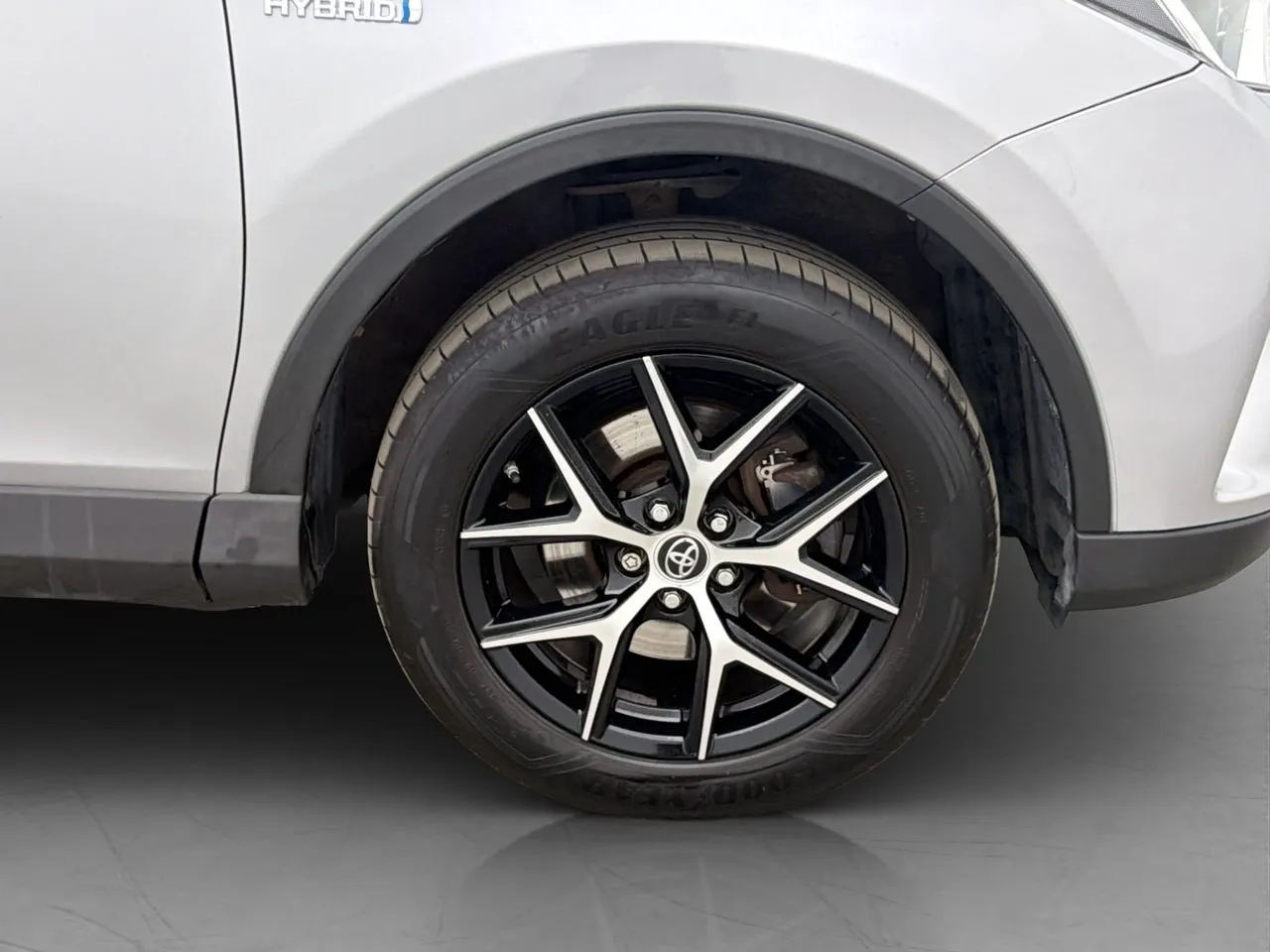 Vehicle image 30