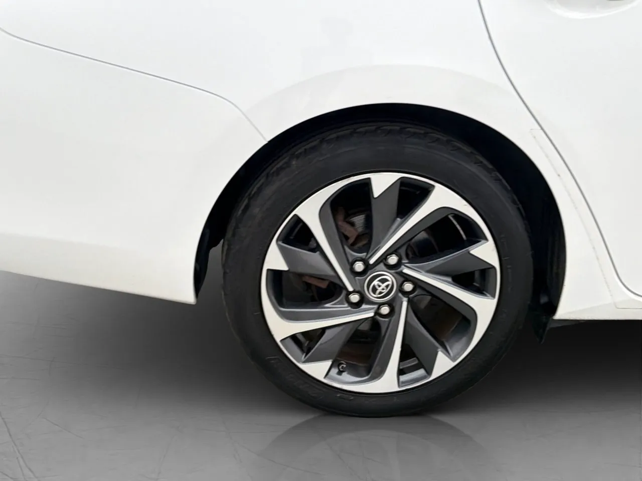 Vehicle image 21
