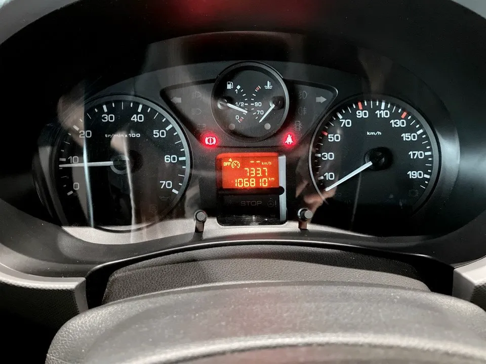 Vehicle image 9