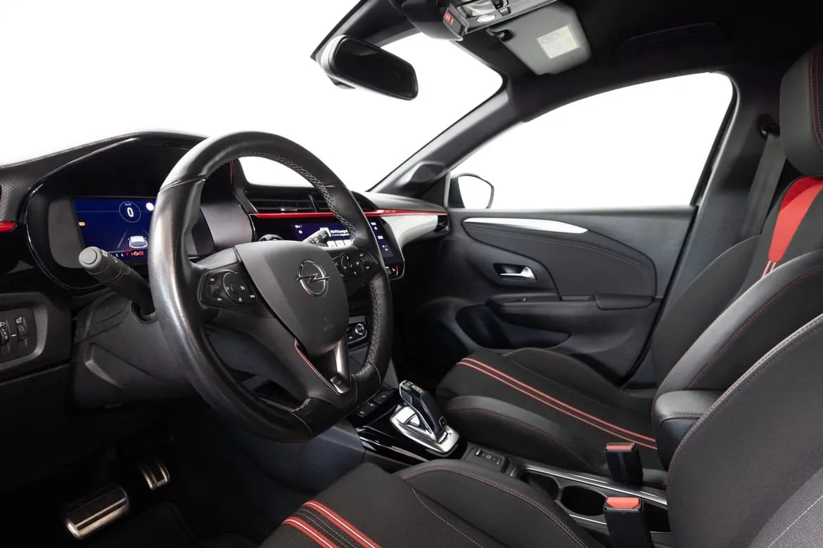 Vehicle image 15