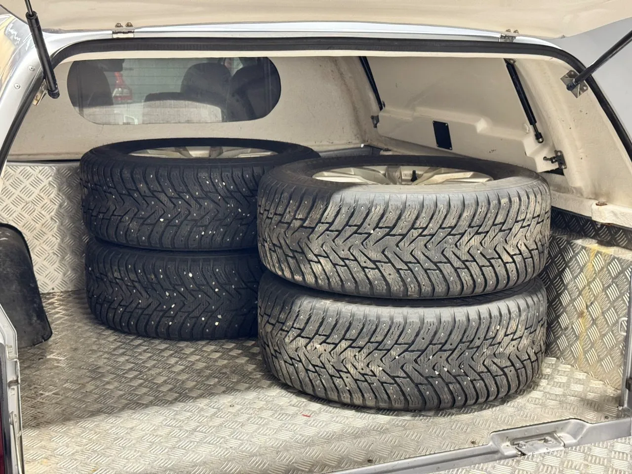 Vehicle image 11