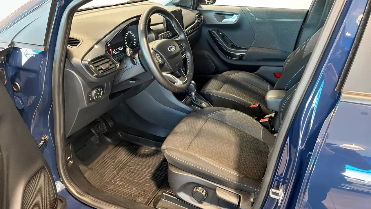 Vehicle image 7