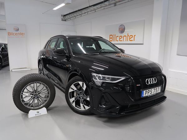 Audi e-tron 55 Q S line V-Däck ingår Cockpit-Elstol-CarPlay-Luftfjä - 2021