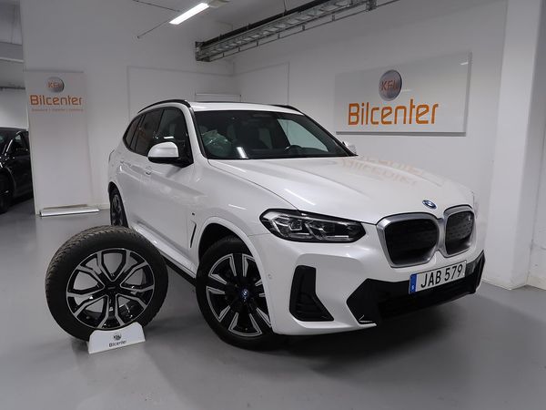 BMW iX3 i Charged M Sport V-Däck ingår Pano-Skinn-Kamera-Drag-A - 2022