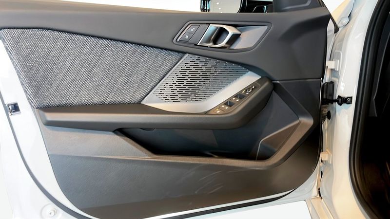 BMW 120 bild 11