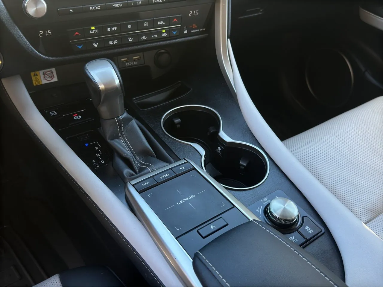 Vehicle image 16