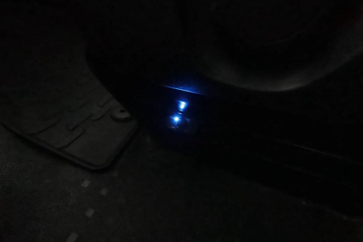 Vehicle image 24
