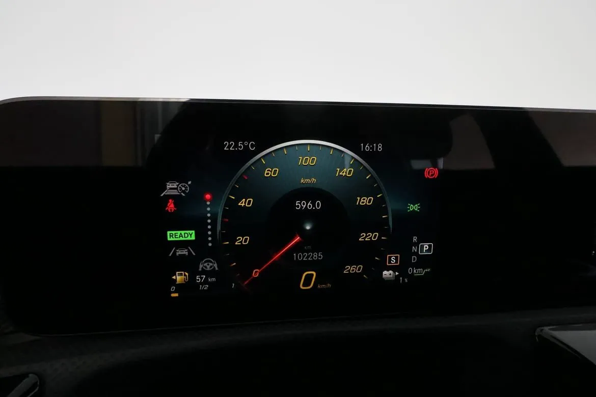 Vehicle image 18