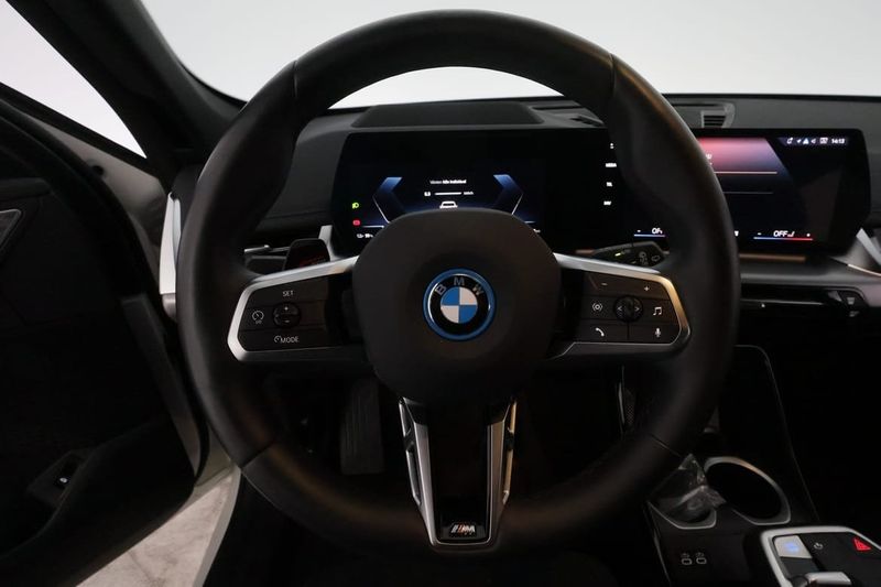 BMW iX1 bild 16