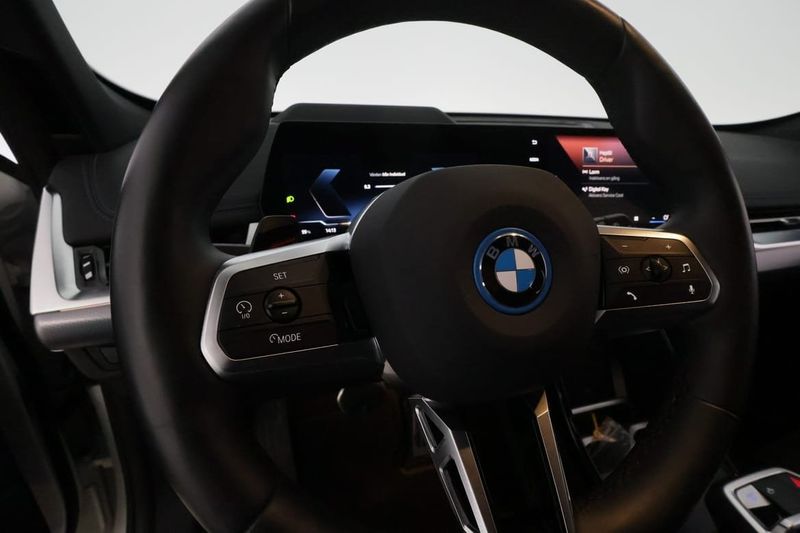 BMW iX1 bild 17