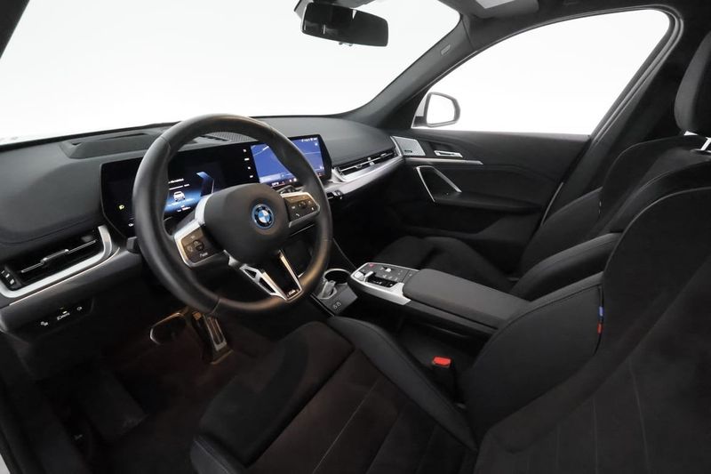 BMW iX1 bild 13