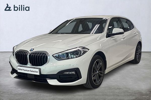 BMW 118 i Aut Sportline | Navi | PDC fram & bak | Farthållare - 2024