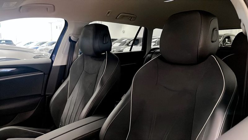 Volkswagen Passat bild 9
