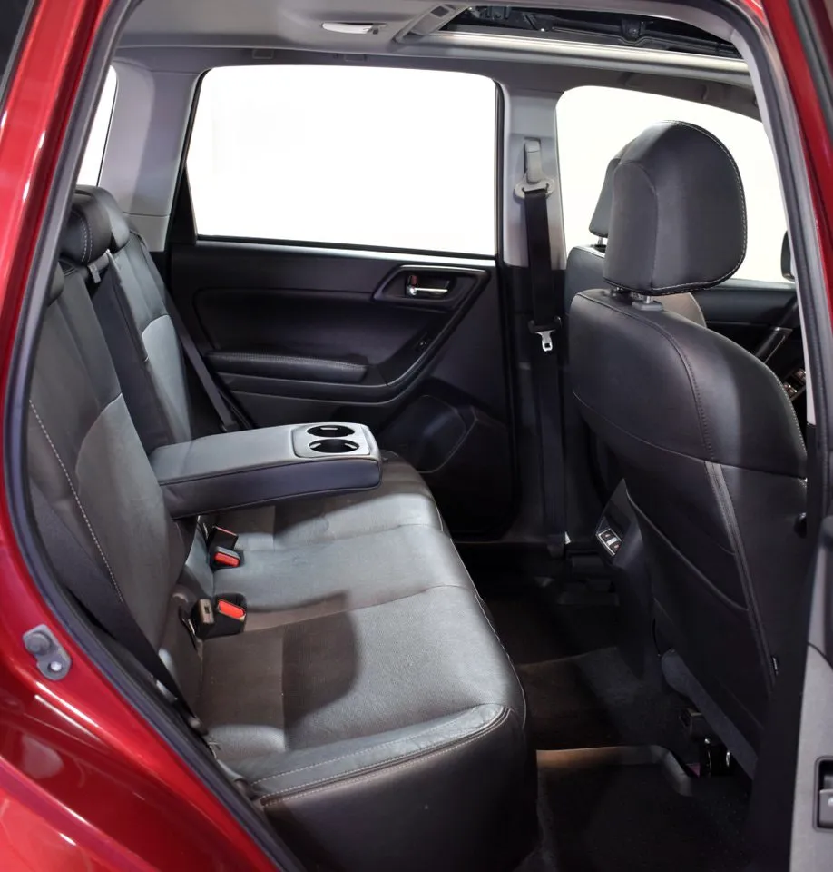 Vehicle image 18