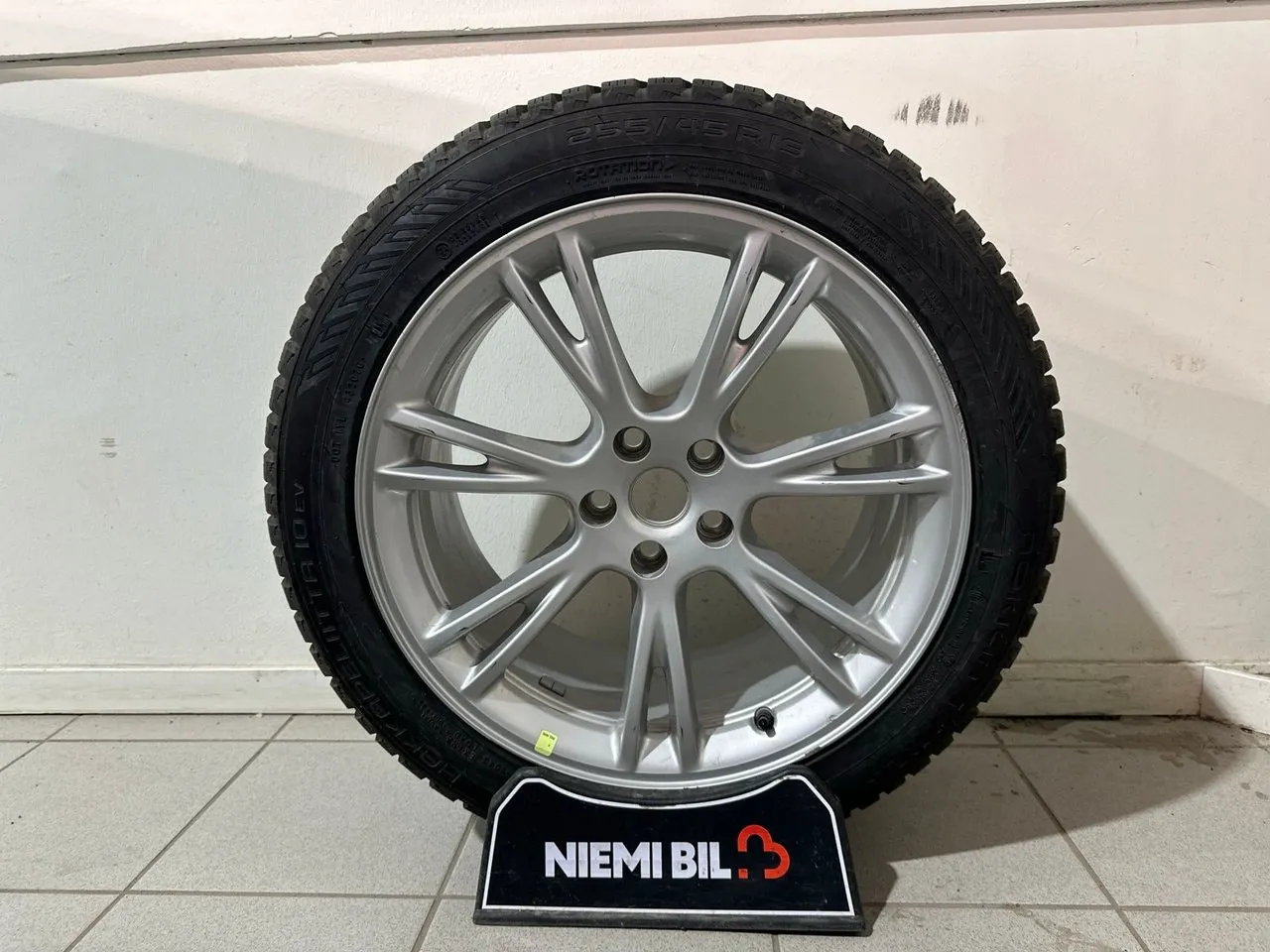 Vehicle image 18