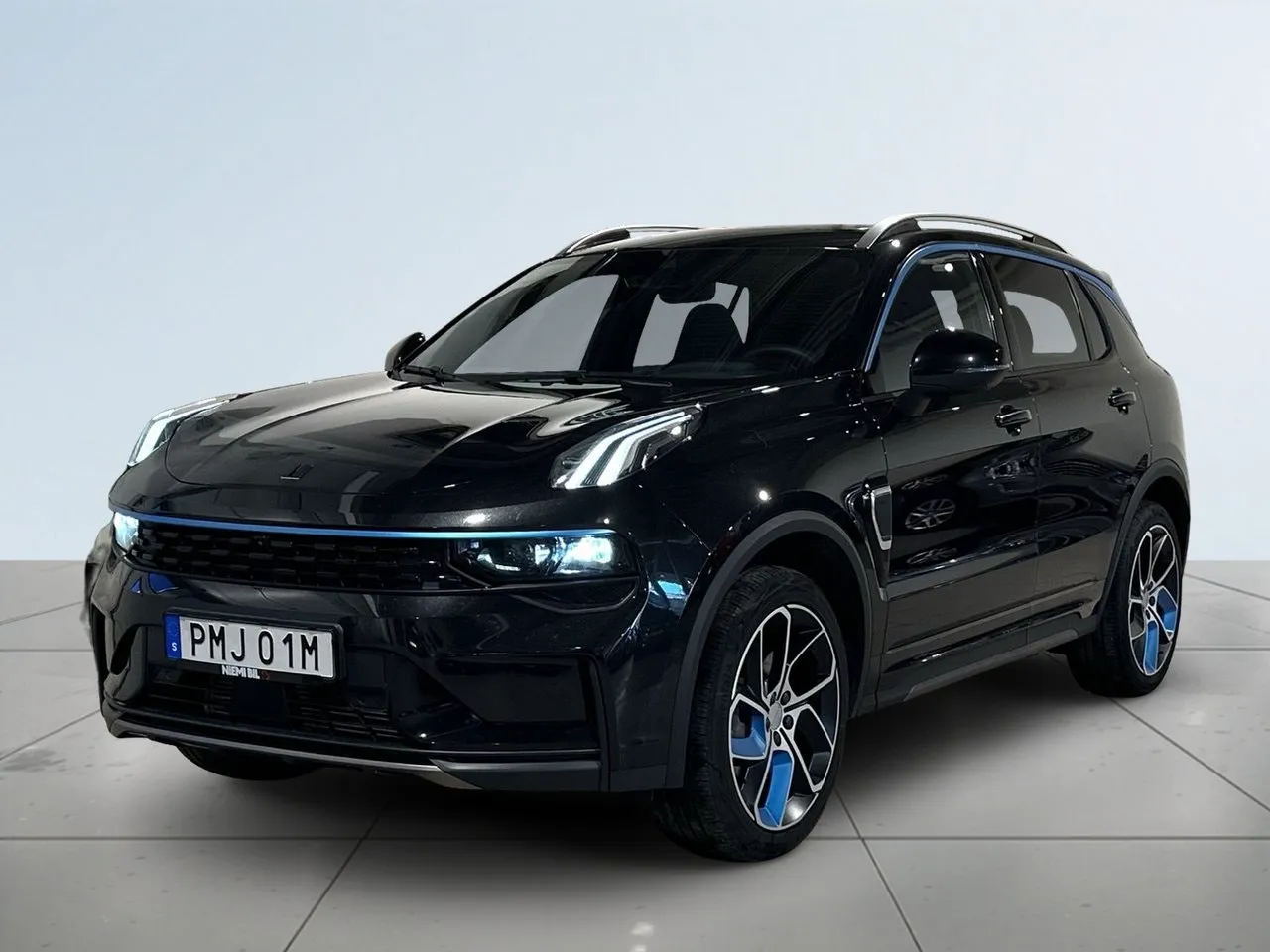 Vehicle image 15