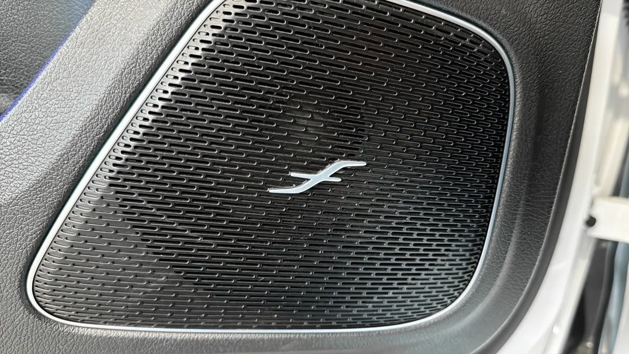 Vehicle image 20