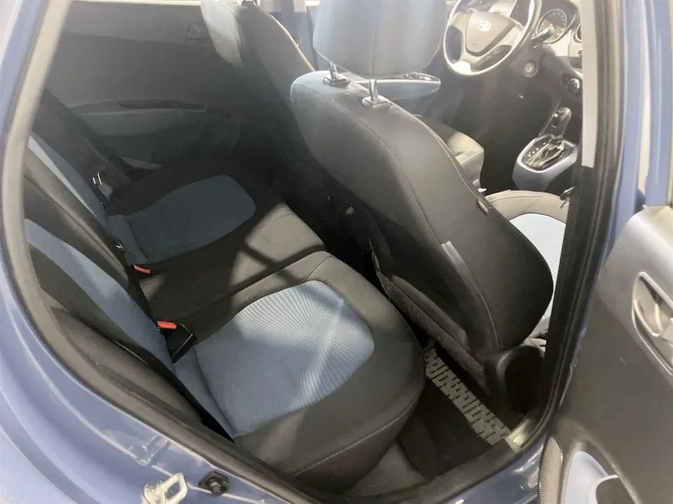 Vehicle image 11