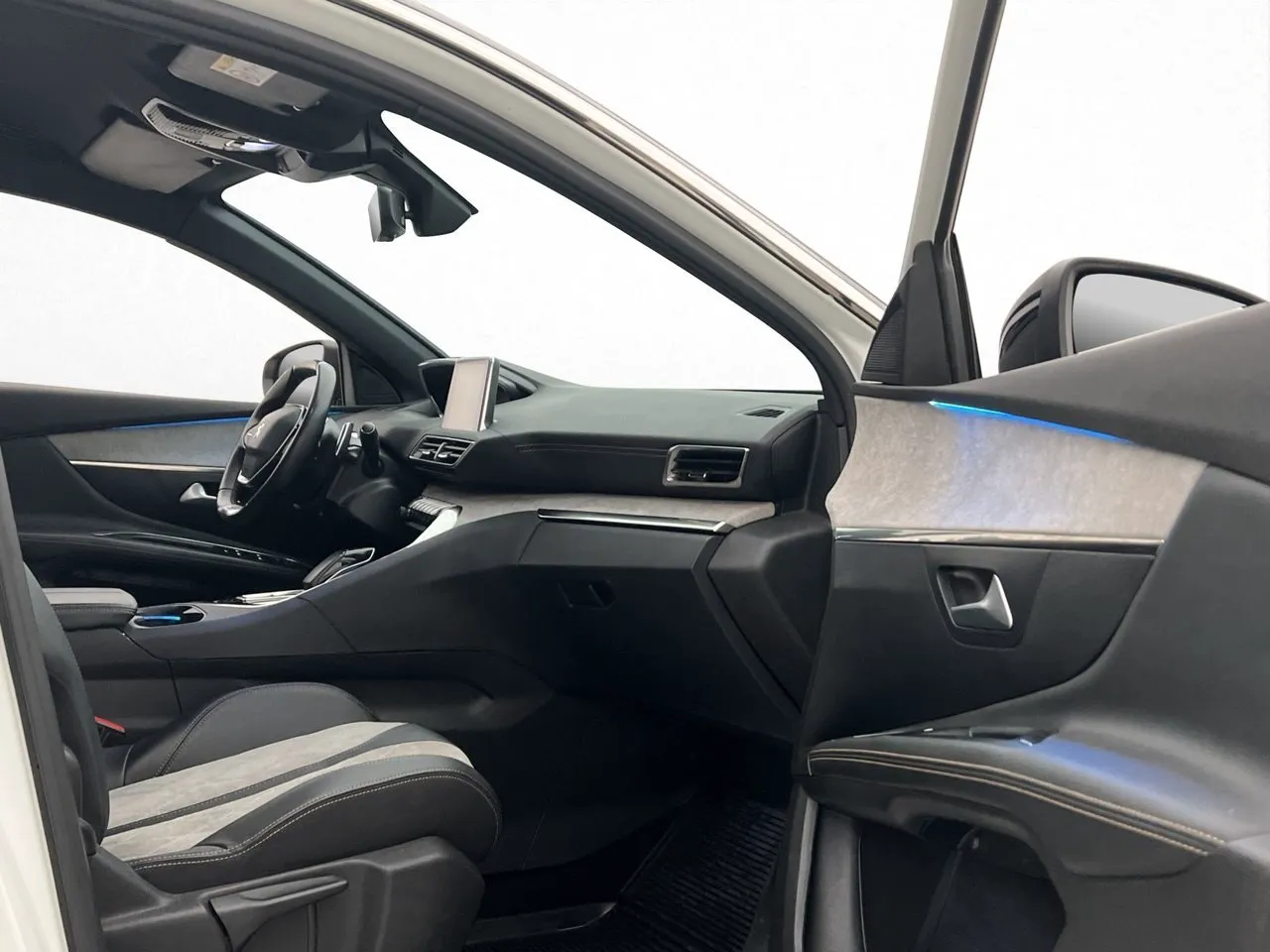 Vehicle image 28
